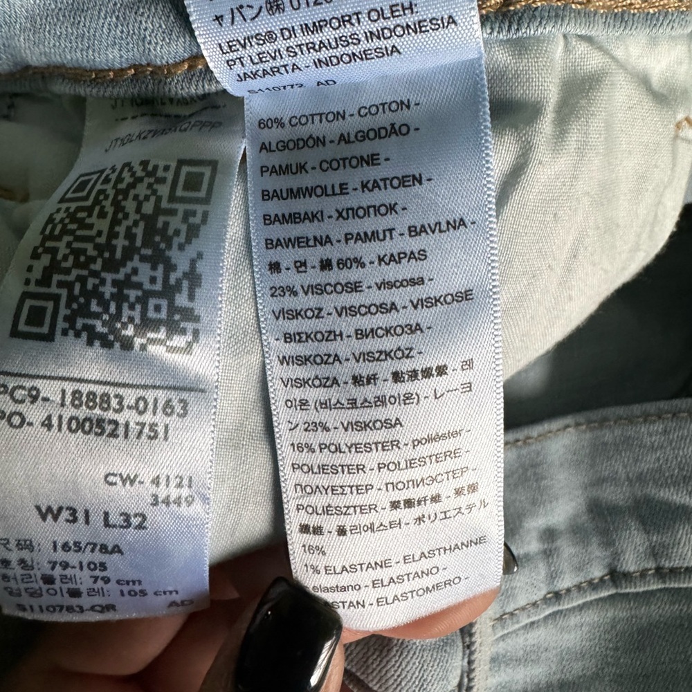 LEVI’S- 724 and 721 Jeans - Total of 3. Size 31 in 3 washes. worn 1-2 times - Picture 3 of 7
